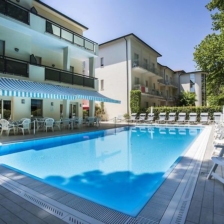 Hotel Athena Cervia Exterior photo