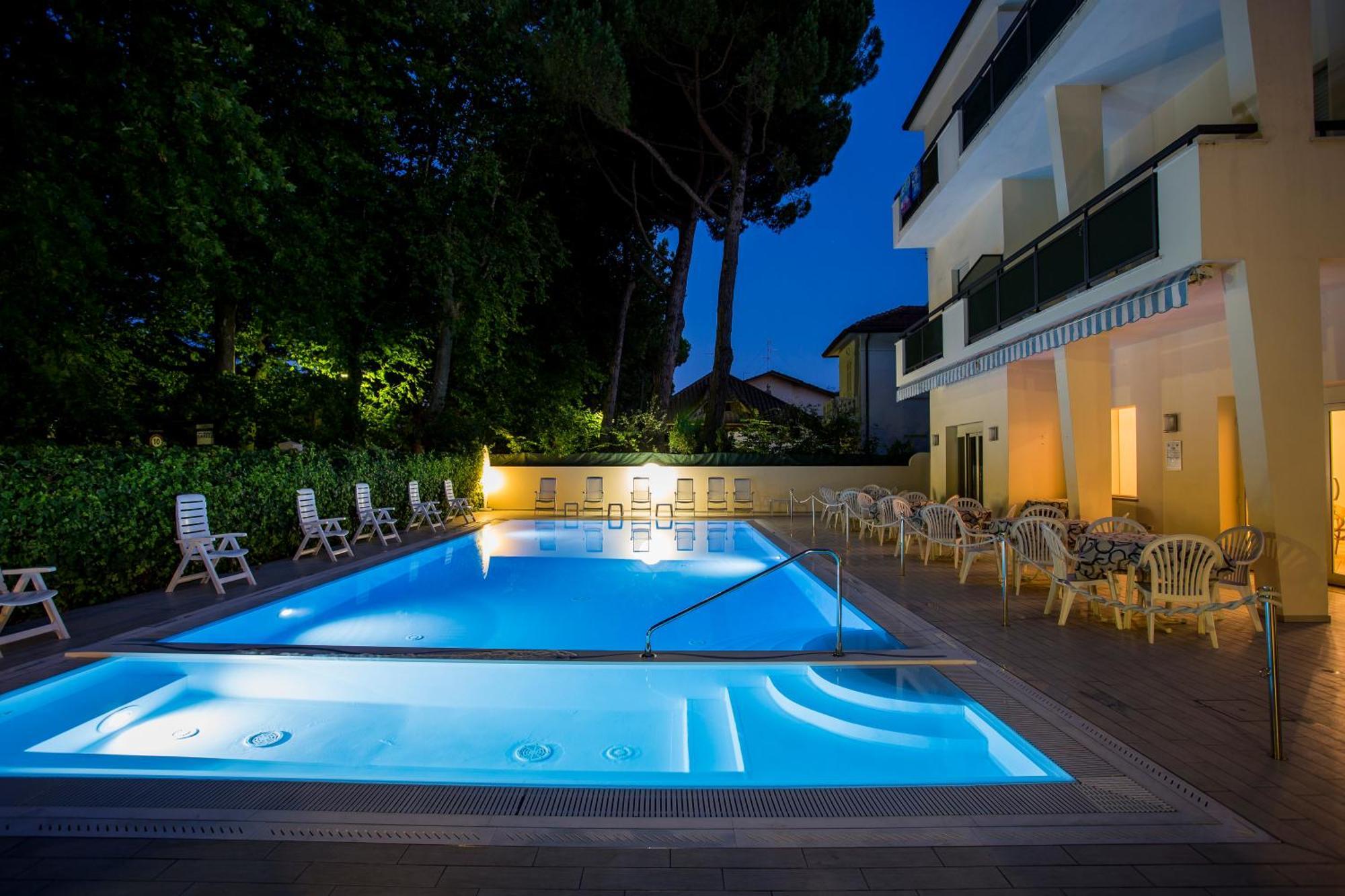 Hotel Athena Cervia Exterior photo
