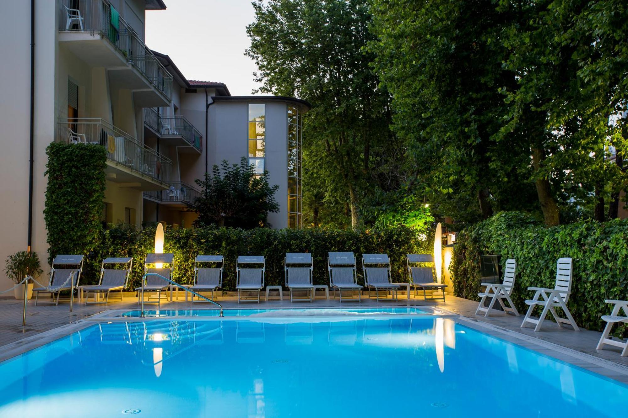 Hotel Athena Cervia Exterior photo