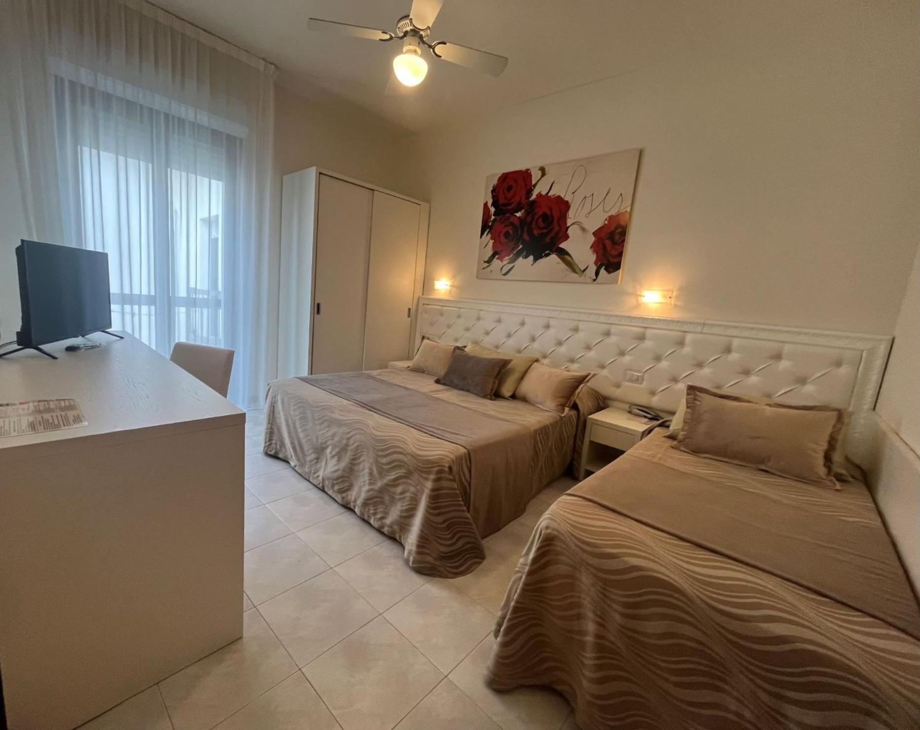 Hotel Athena Cervia Exterior photo