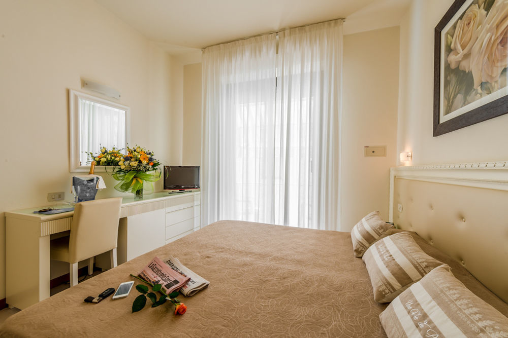 Hotel Athena Cervia Exterior photo